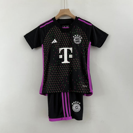 Equipación Niño Bayern Munich Talla 16-28