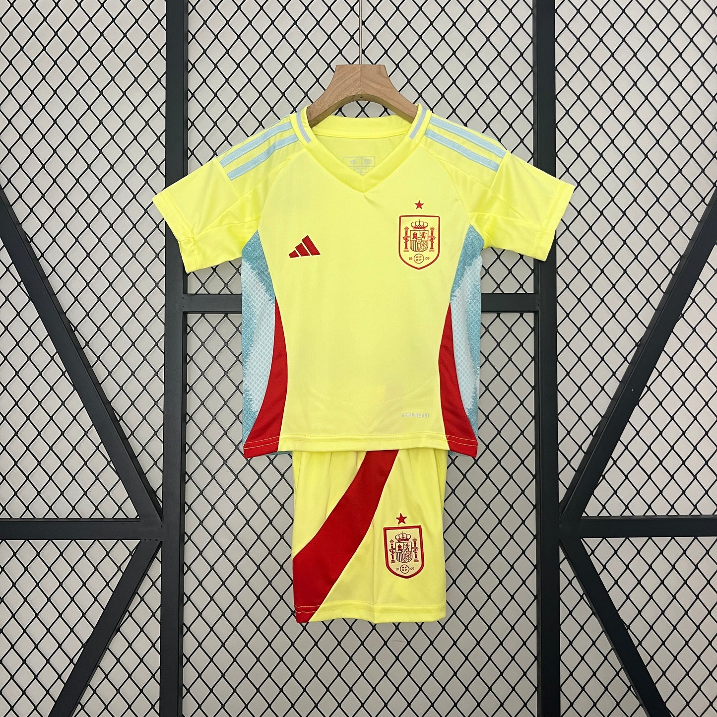 Equipación Niño España Talla 16-28