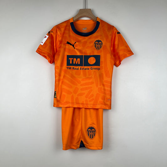 Equipación Niño Valencia Talla 16-28