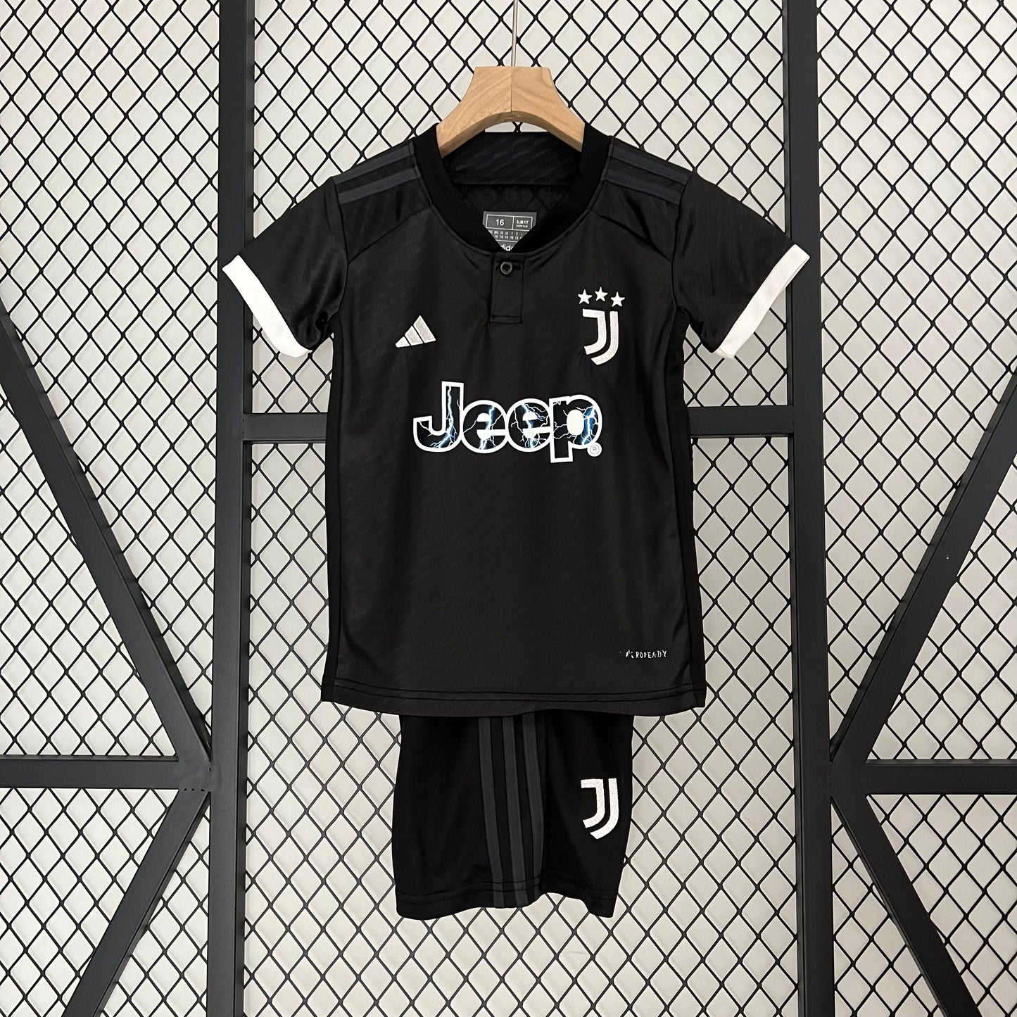 Juventus Child Kit Size 16-28 